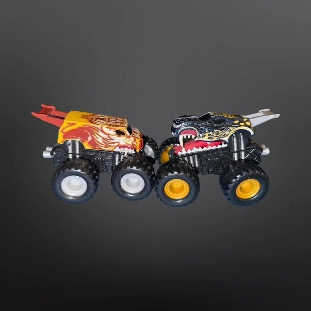 Hot Wheels Battle Beast Push Down Chomping Action Monster Trucks 1:64 Scale A27